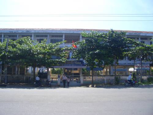 Tuần 6. MRVT: Trường học. Dấu phẩy