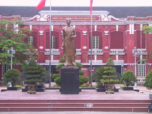 Nguyễn Ái Quốc-Hồ Chí Minh