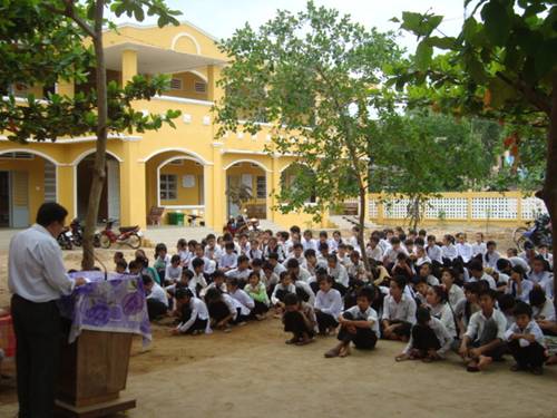Bài 20. Chất dẫn điện và chất cách điện - Dòng điện trong kim loại