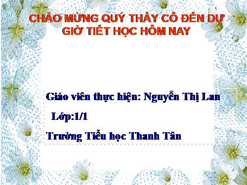 Bài 6. Nghiêm trang khi chào cờ