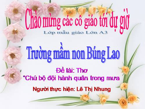 giao tho chu bo doi hanh quan trong mưa